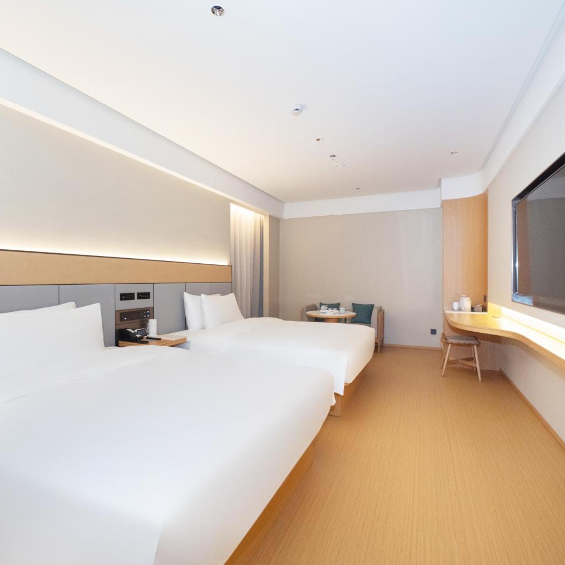 JI Hotel (Shanghai Caohejing Hongcao Road) 16/34