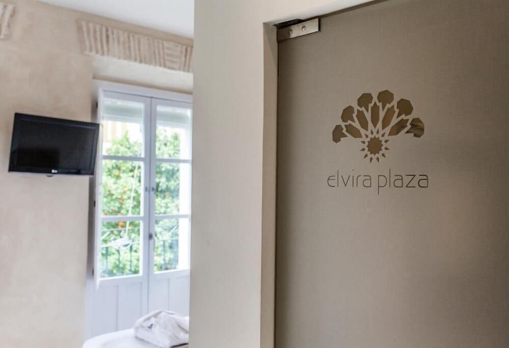 Hotel Boutique Elvira Plaza 57/72