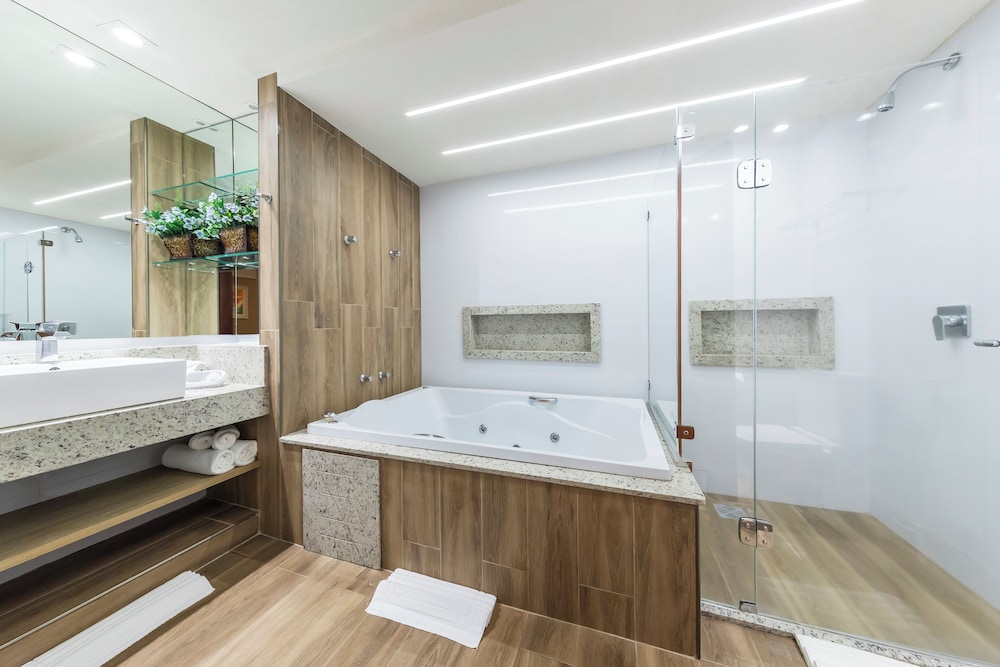 Thomasi Hotel Londrina 34/36