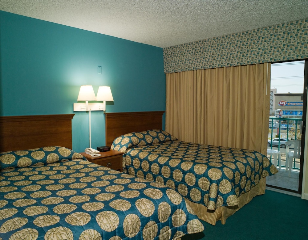 Cayman Suites Hotel 20/80