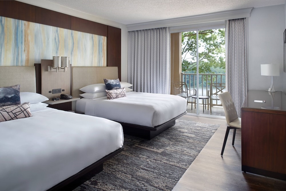 Atlanta Evergreen Lakeside Resort 12/50