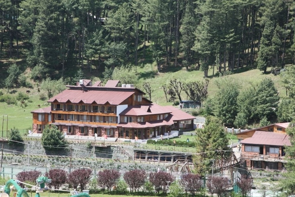 HEEVAN HOTEL 6/50