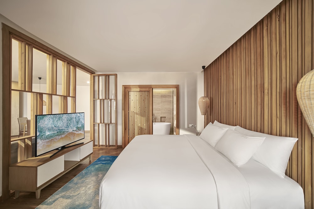 EXECUTIVE, SUITE, OCEAN VIEW