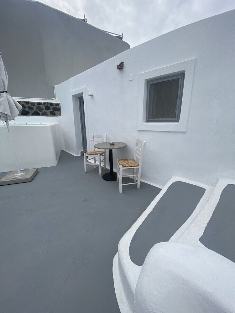 Aqua Serenity Santorini Luxury Suites 10/50