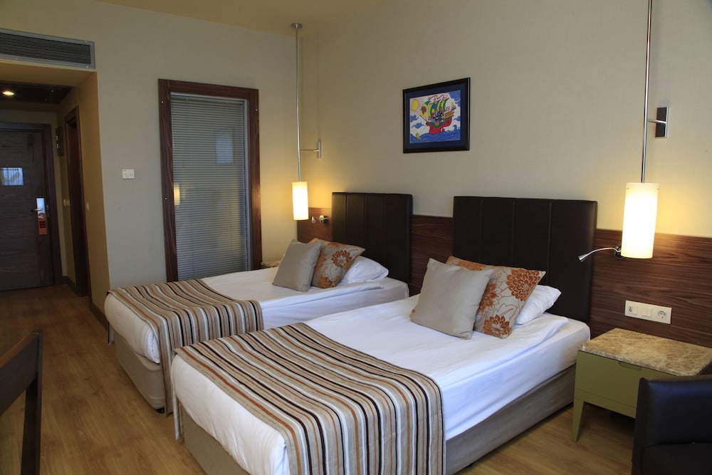 Kolin Hotel Spa & Convention Center 13/63