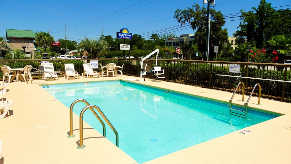 Days Inn & Suites by Wyndham Savannah Midtown 1/56