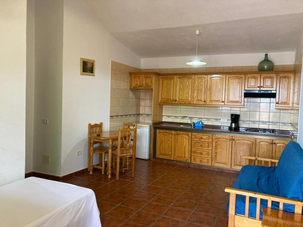 CASAS RURALES AMPARO LAS HAYAS 16/49