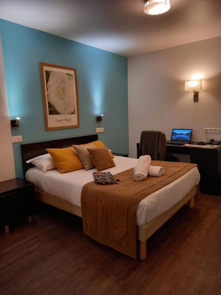 GRAND HOTEL SENIA 31/65