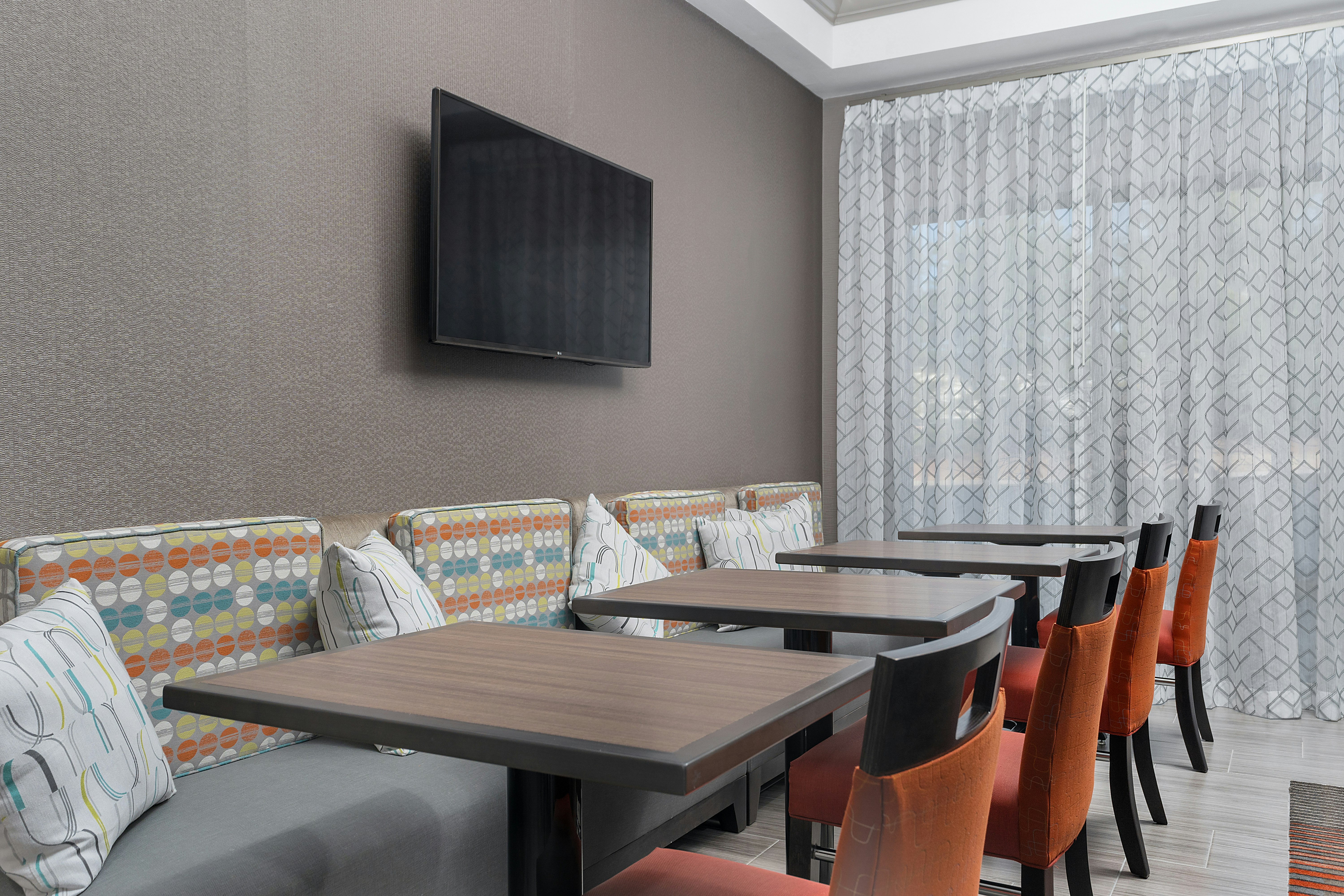 Hampton Inn By Hilton Springfield 43/49
