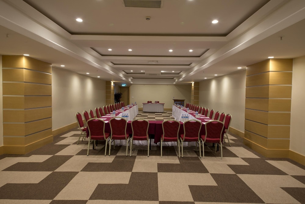 Limak Limra Hotel & Resort 65/79