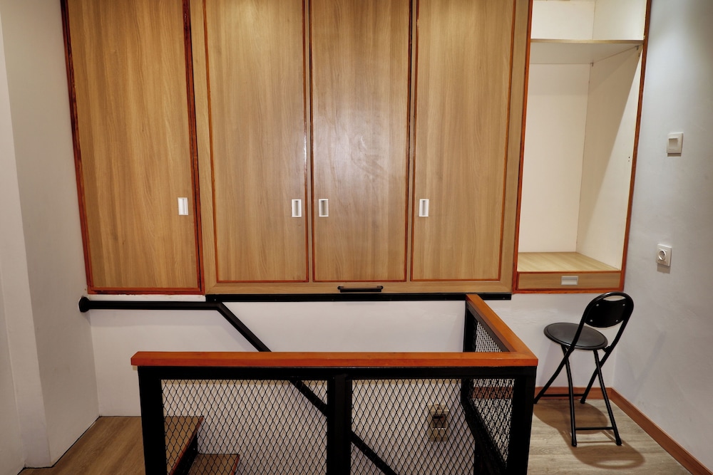 Guest House 555 NKI 7/50