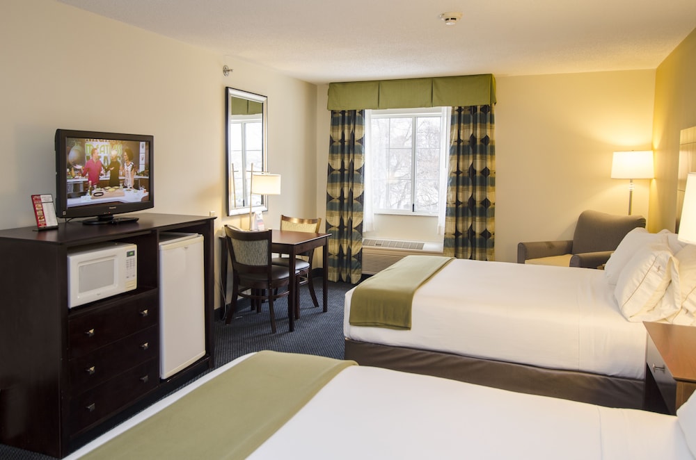 Holiday Inn Express Suites St Joseph 15/69
