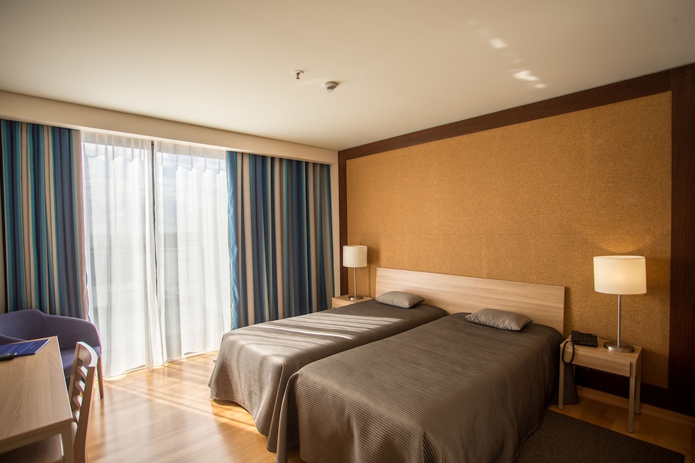 Antillia Hotel 58/127