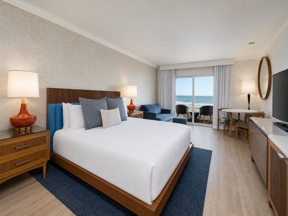Room, 1 King and 1 Single Beds, Beach Front