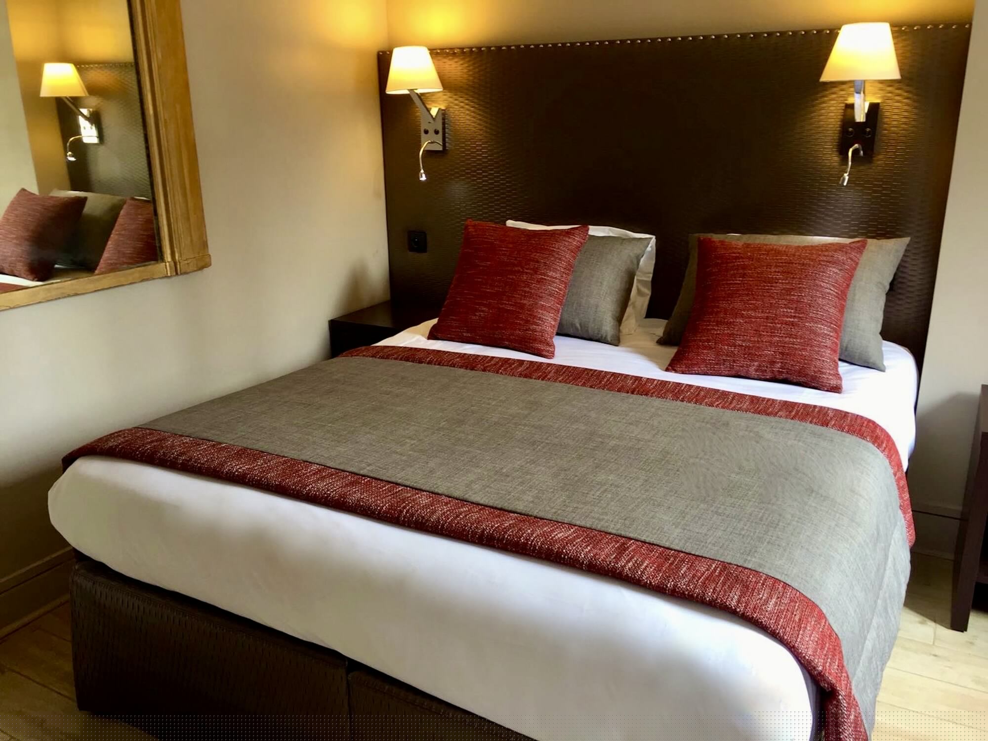 ROOM, SINGLE, DOUBLE BED
