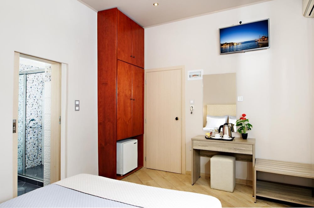 ROOM, TRIPLE