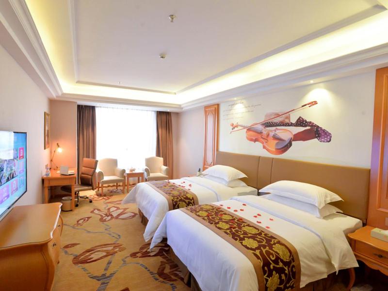 Vienna Hotel (Shantou Chaoyang Mianxi Road) 19/30