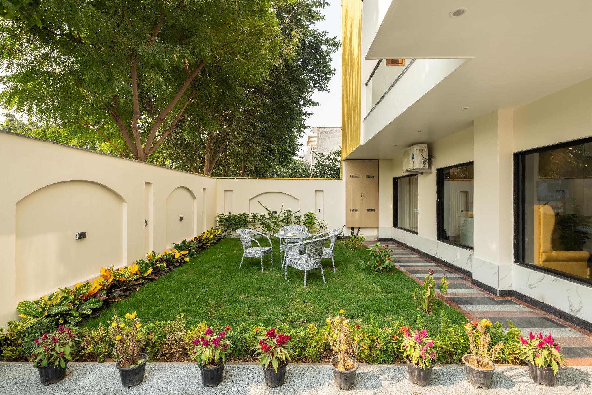 Lime Tree Hotel & One BHK Serviced Apartment Noida Grand Central Next to Sector 51 metro 24/25