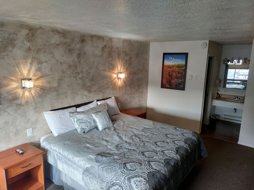 High Desert Inn 20/52
