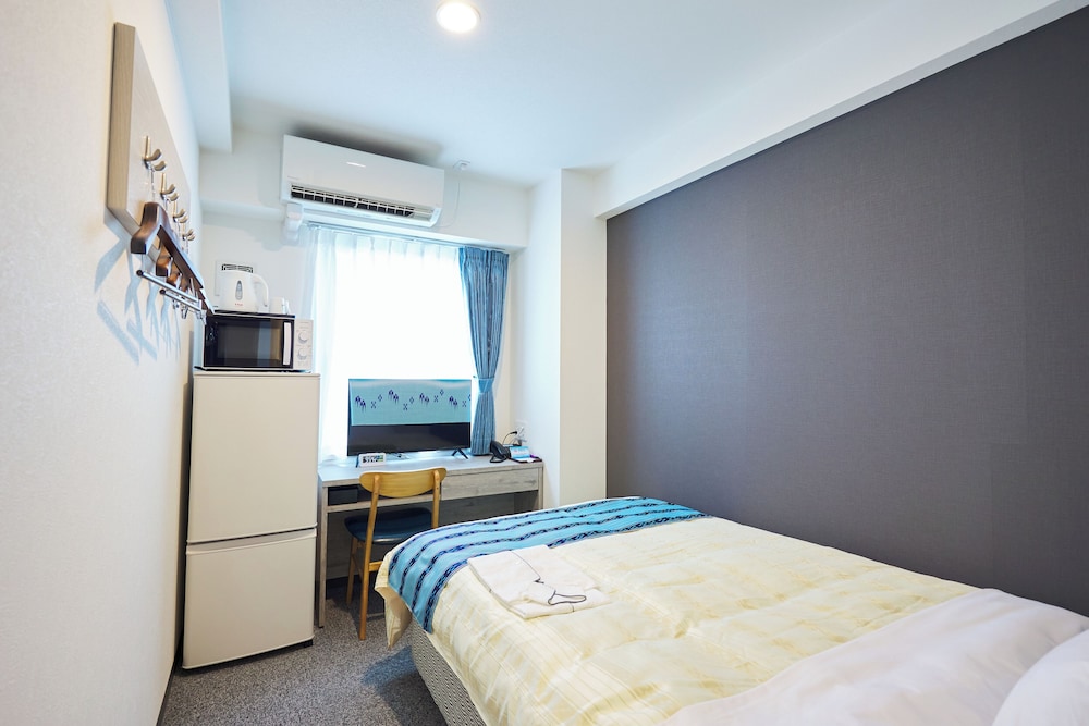 ROOM, SINGLE