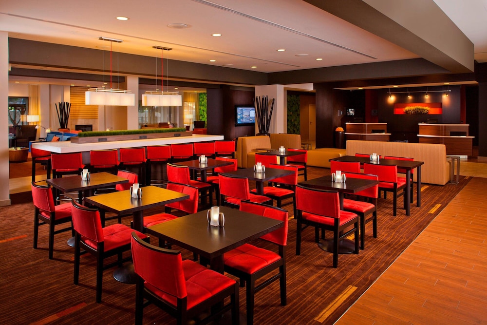 Courtyard By Marriott New Orleans Metairie 30/47