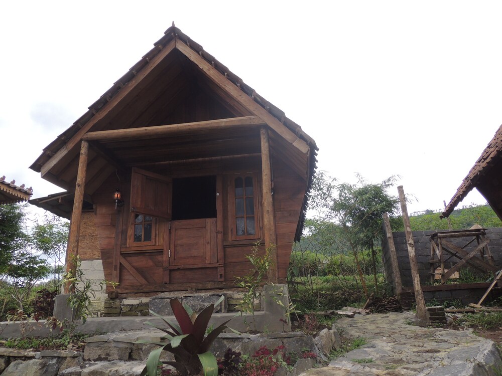Singgasana Villa & Resto 7/55