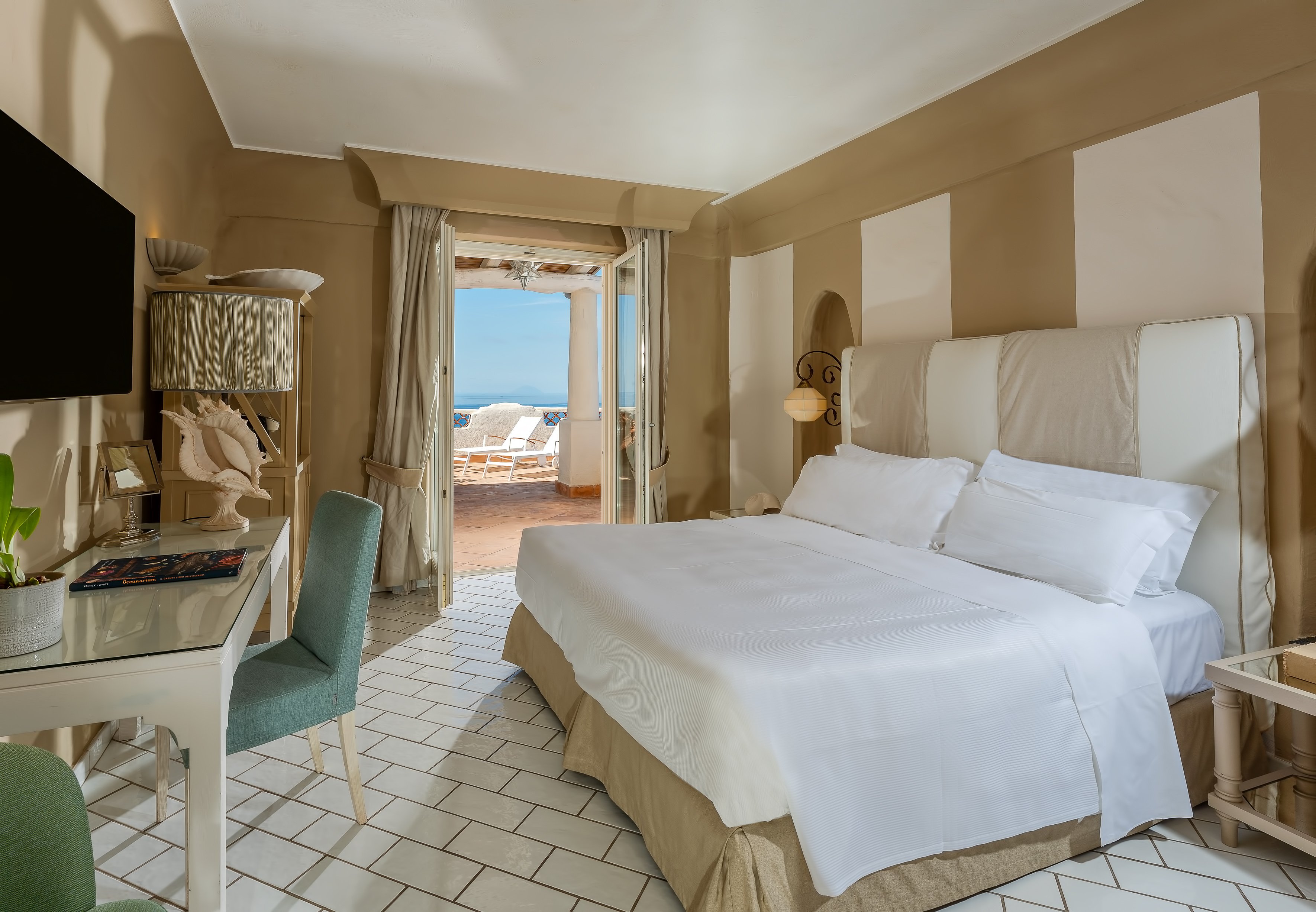 Therasia Resort Sea And Spa 35/100