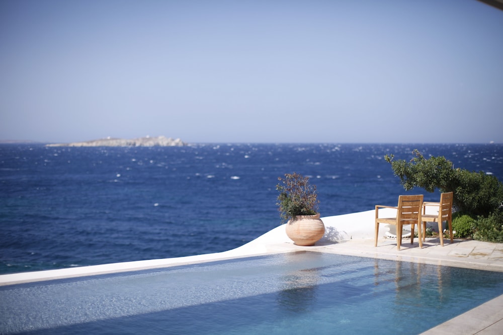 Belvedere Waterfront Villa and Suites 46/49
