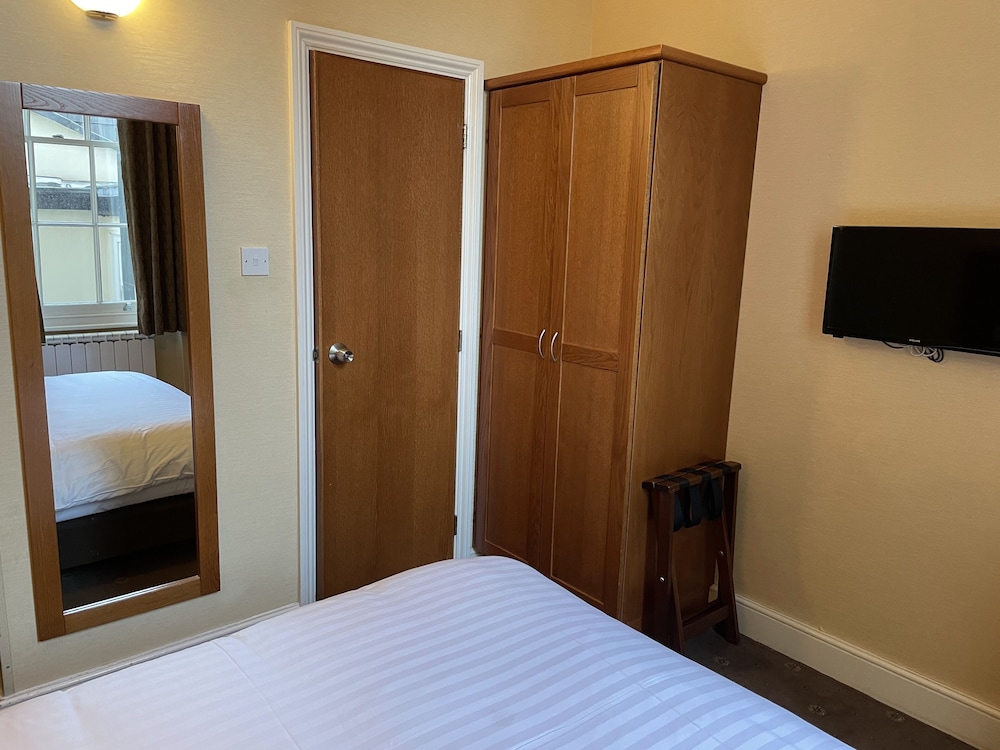 Orchard Hotel 17/41