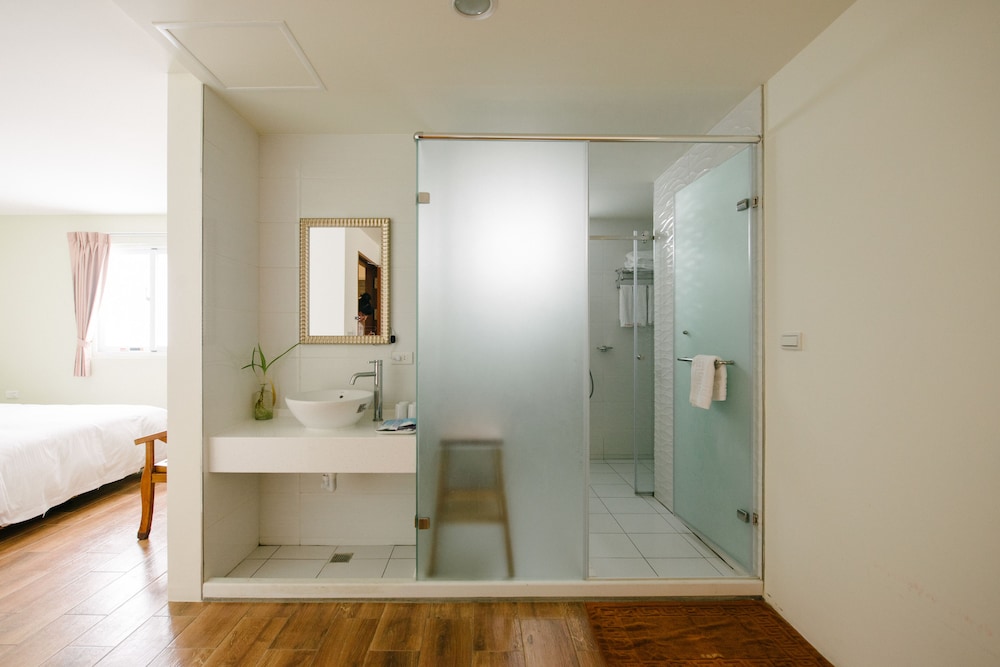 HE SEN Hostel 42/43