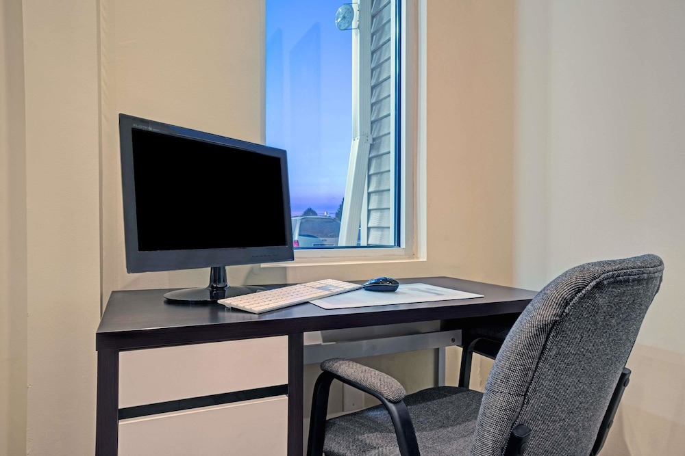 Super 8 By Wyndham Rogers Minnesota 36/42