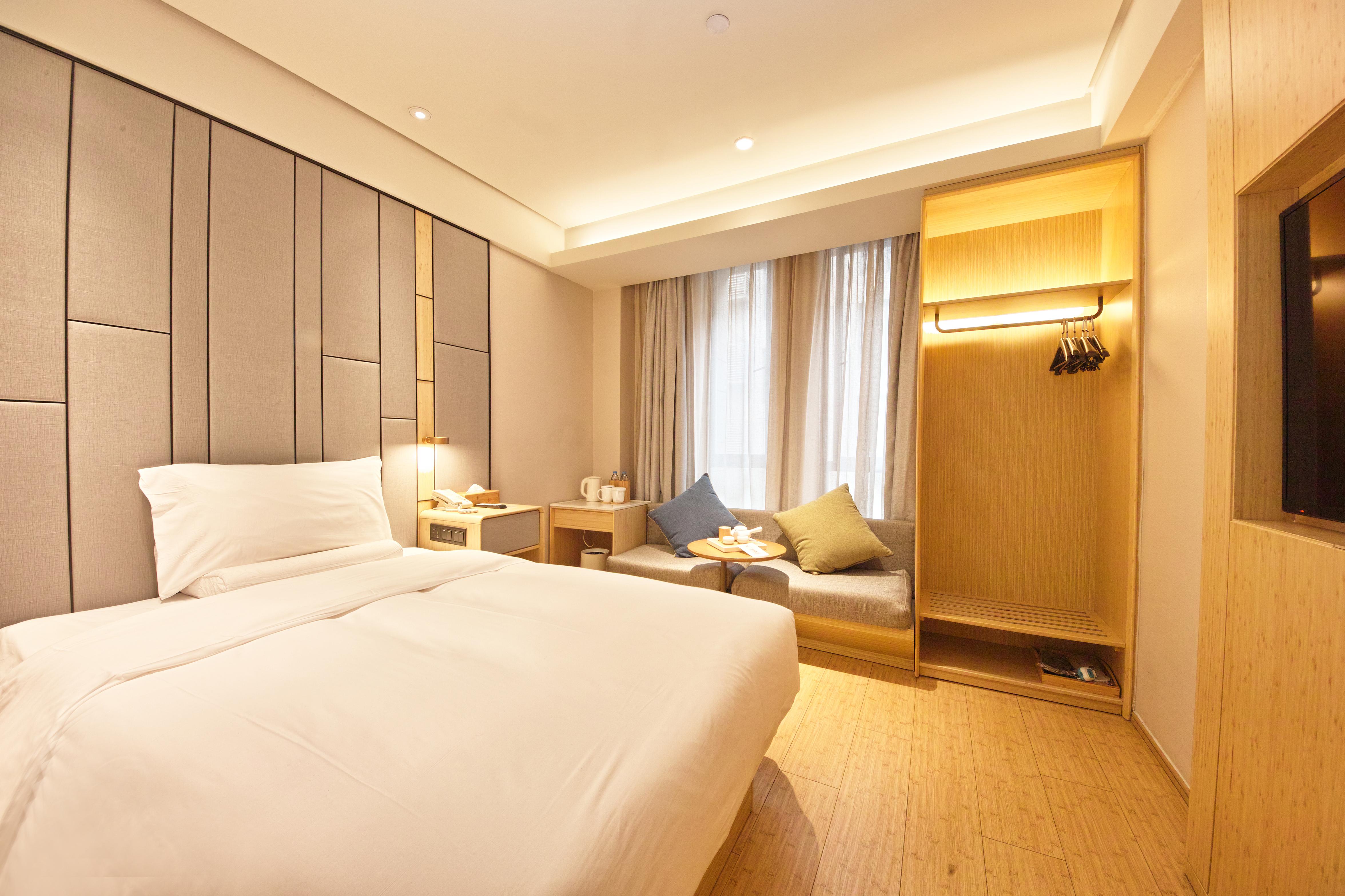 Ji Hotel (Hefei Huaihe Road Pedestrian Street) 8/46