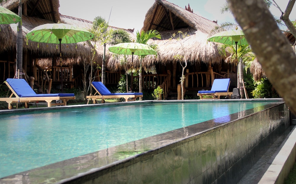 The Calmtree Bungalows 58/64