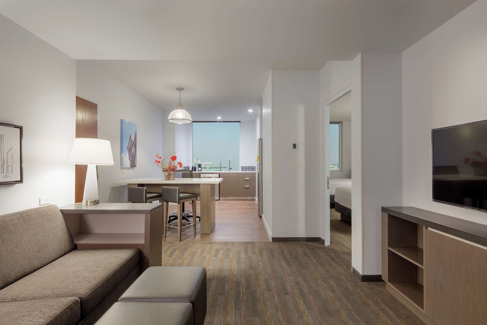 Hyatt House Mexico City Santa Fe 24/47