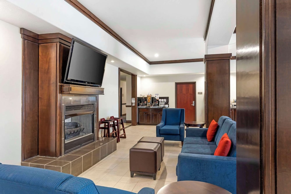 Comfort Inn and Suites Mexia, TX 36/59