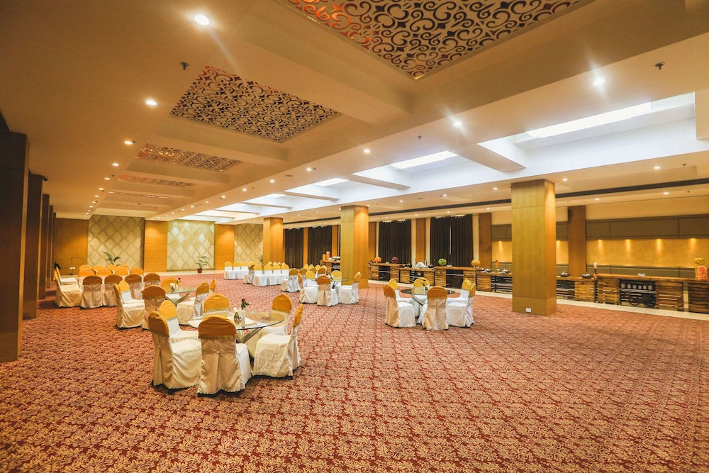 Rudraksh Club & Resort 10/27