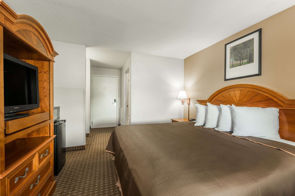 Howard Johnson By Wyndham Allentown Dorney Hotel Suites 16/36