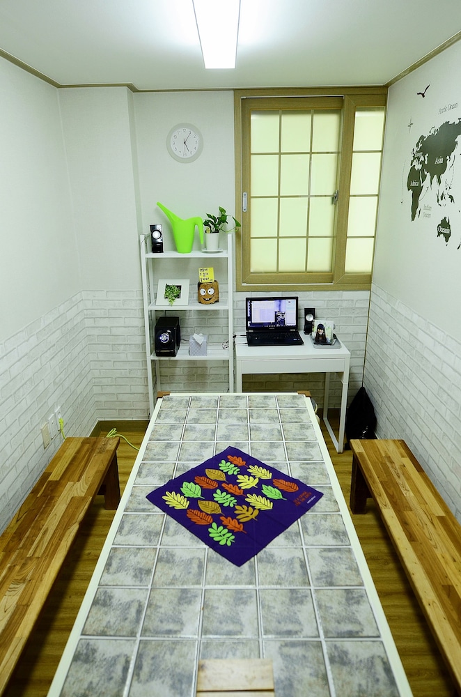 Ganderak Guesthouse - Hostel 25/50