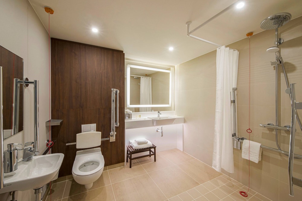 Courtyard by Marriott Inverness Airport 12/44