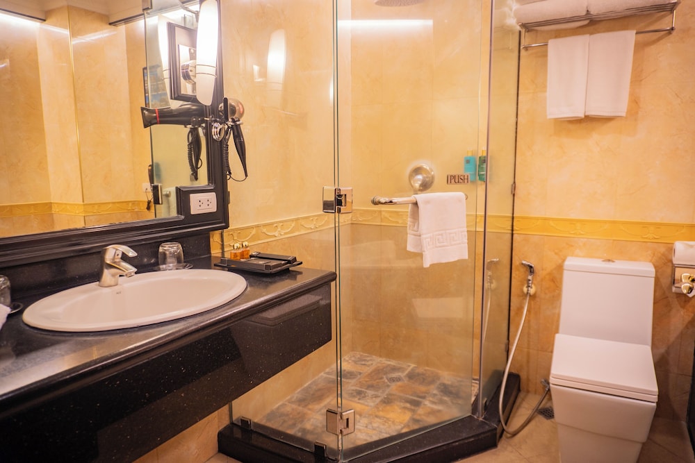 Fields Plaza Suites 64/65