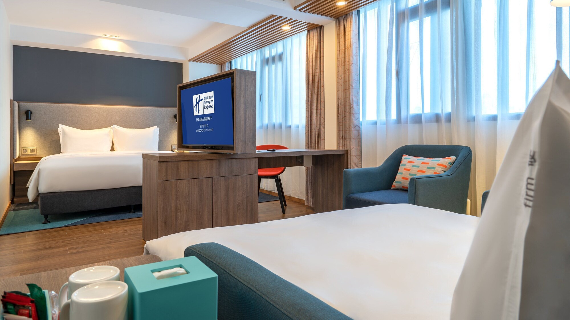 Standard, King Bed, Sofa