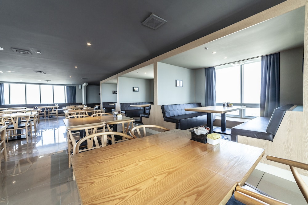 Gangneung Tourist Hotel 49/60