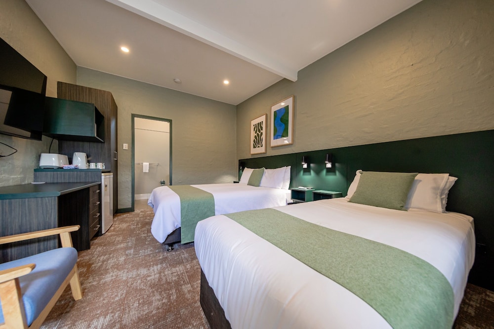 Motel, Standard, Triple, 1 Queen and 1 Single Bed