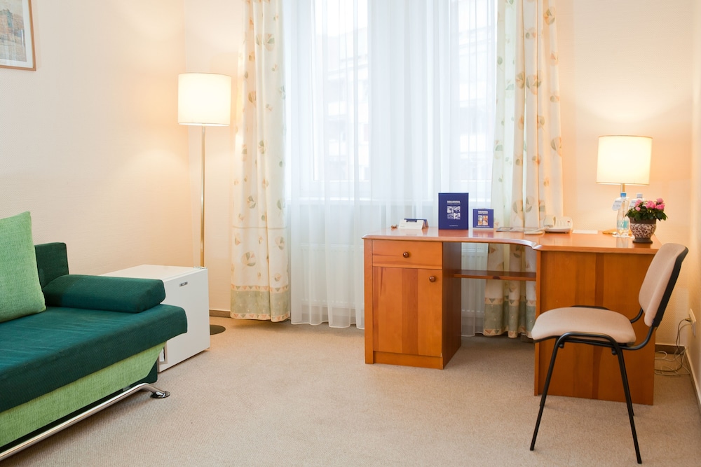 KOLONNA HOTEL BRIGITA 23/48