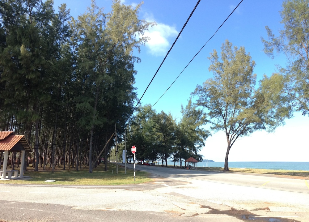 Semarak Beach Inn 33/45