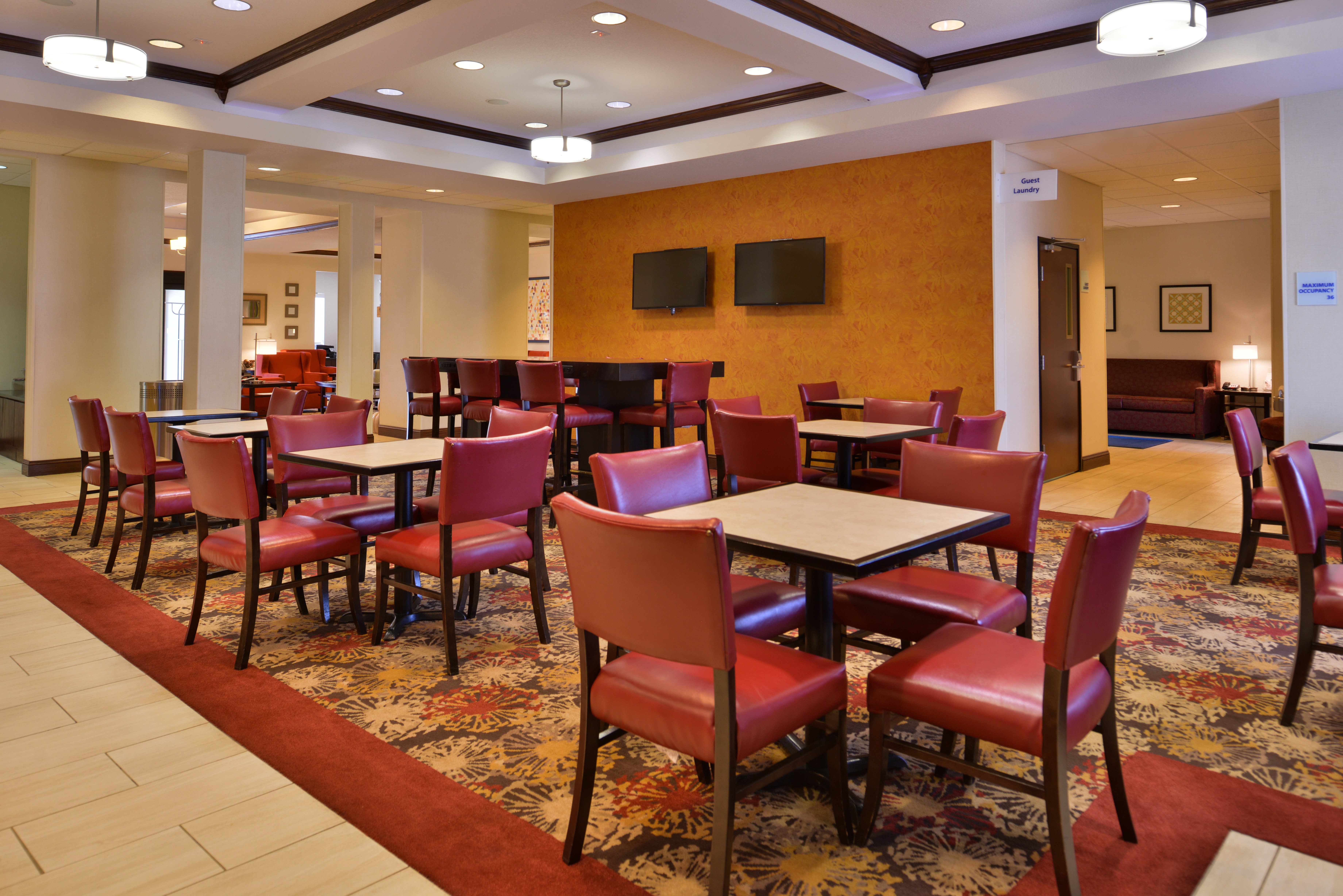 Holiday Inn Express Hotel And Suites Pittsburg 55/73
