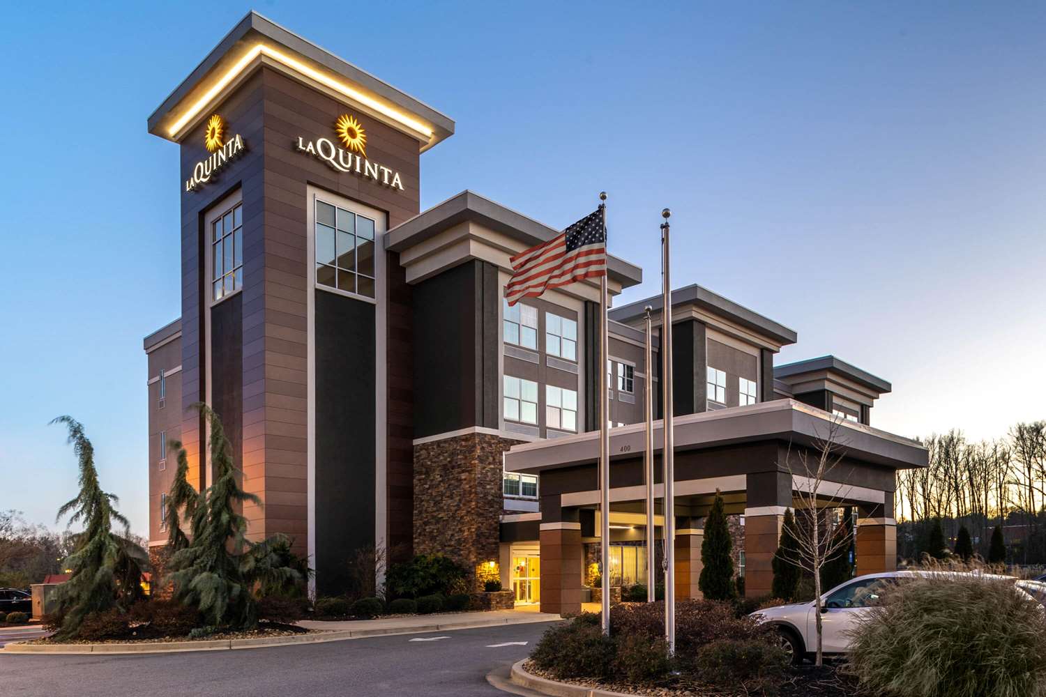 La Quinta Inn & Suites by Wyndham Forsyth 4/45