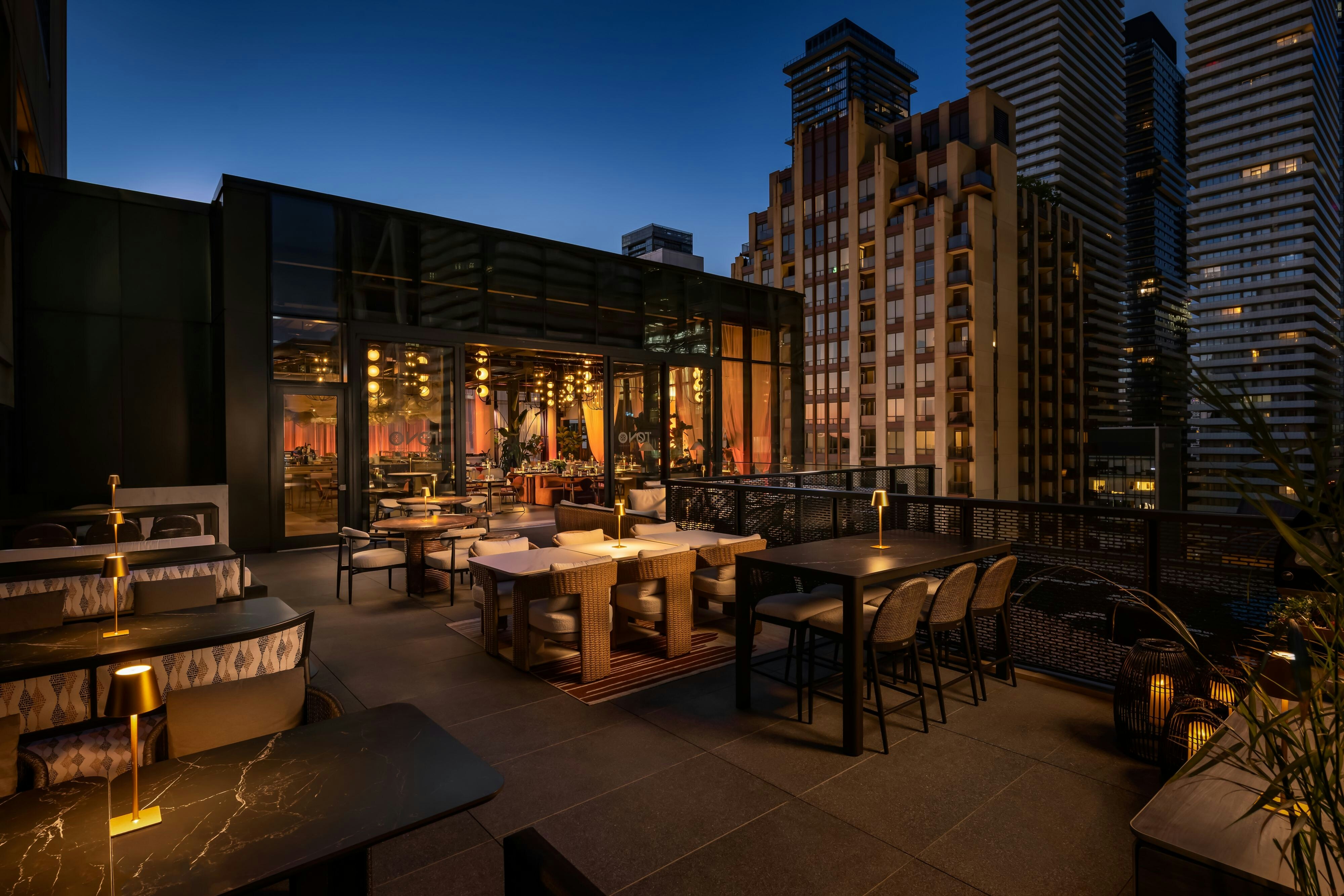 W Toronto (ex Toronto Marriott Bloor Yorkville) 18/18