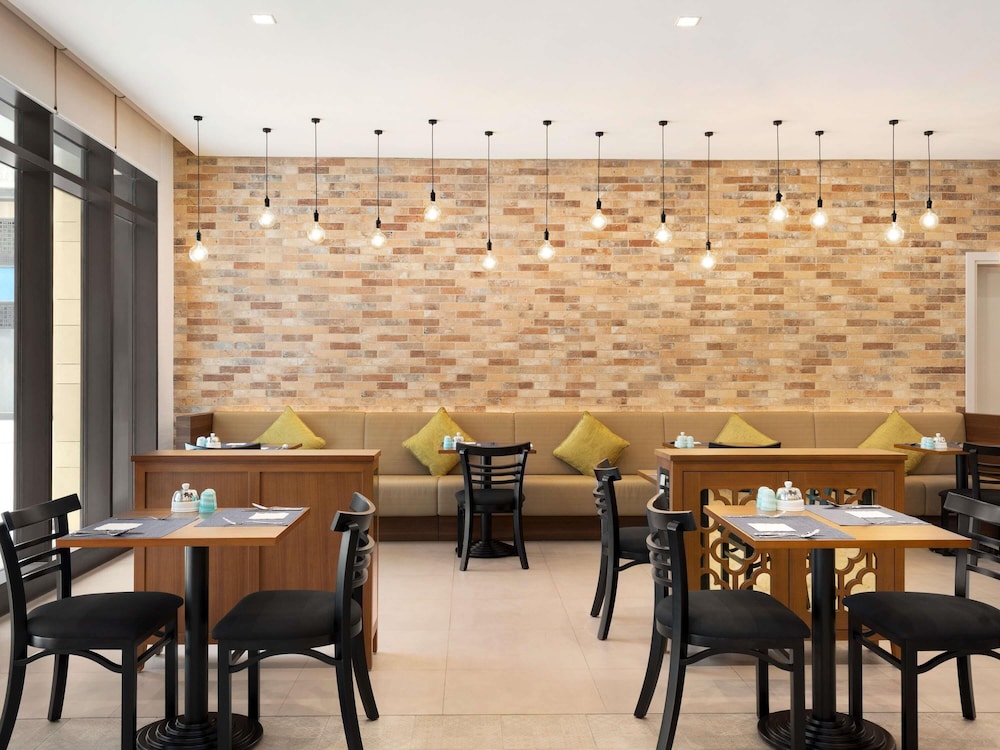 ibis Styles Dubai Gold District 38/50