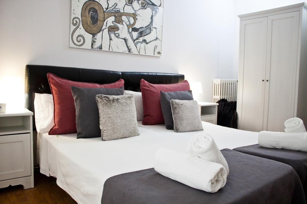 Petit Hotel 16/48